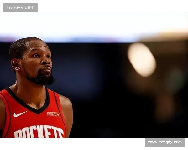 杜兰特对火箭失望透顶，赛后与乌度卡交流战术